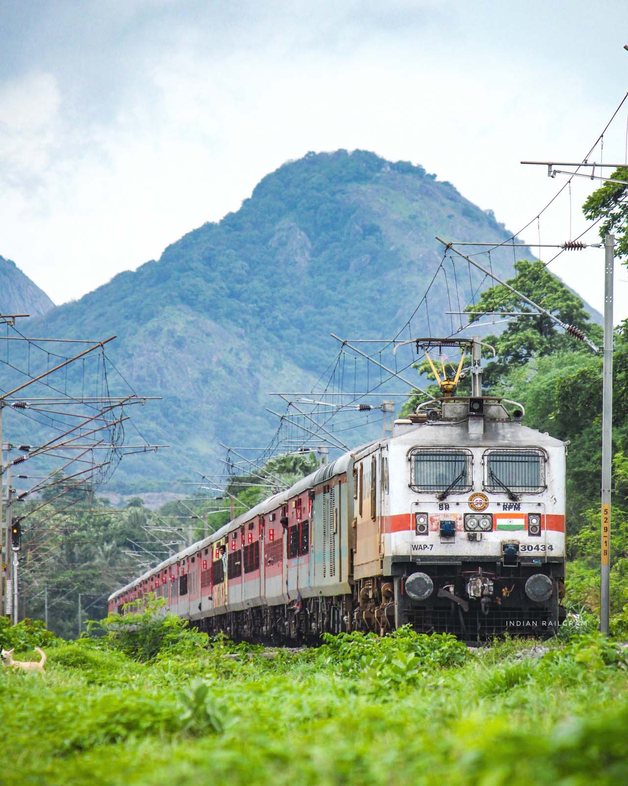 Indian Railways train photograph 5 by Ramnath Bhat