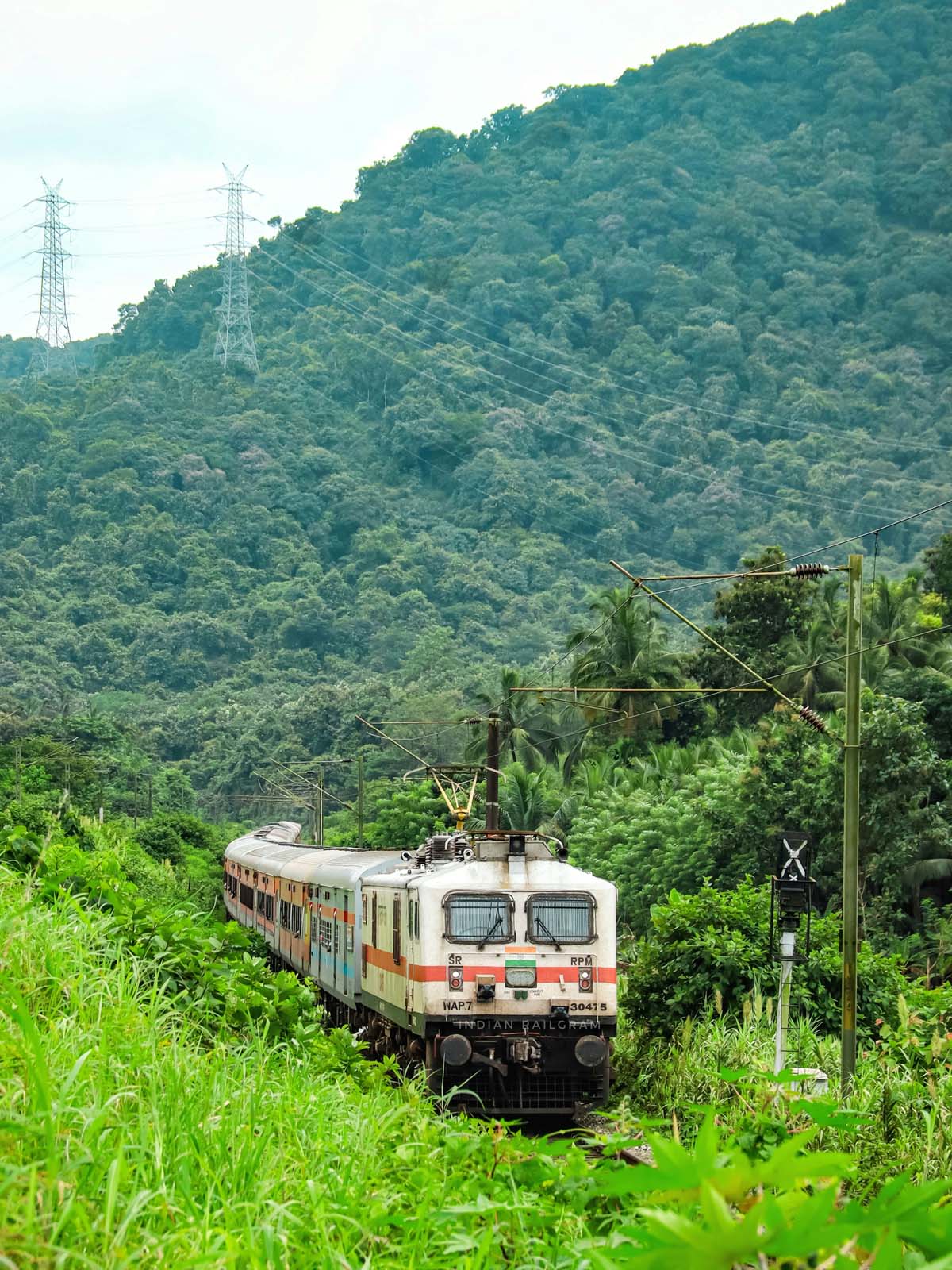 Indian Railways train photograph 20 by Ramnath Bhat